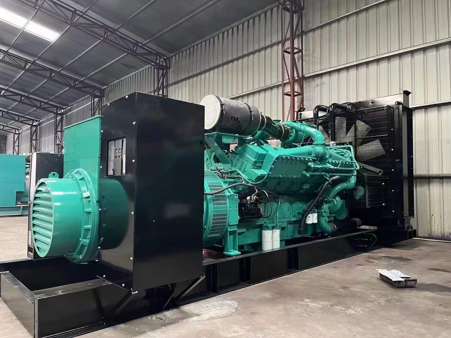 东山如何降低 800kW 柴油发电机输出电流的波动？