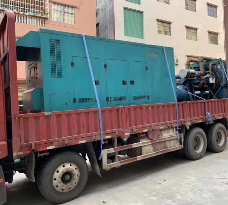东山如何在不同负载率下确保 400KW 柴油发电机组的正常运行？