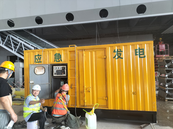 东山怎样判断空气滤清器是否需要更换？